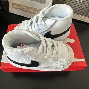 Nike Kids White and Black Sneakers
